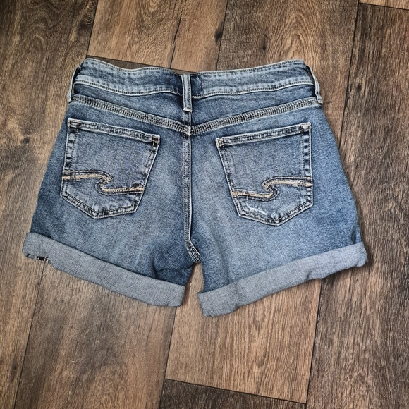Silver Jeans Classic Blue Denim Shorts - Picture 2 of 4
